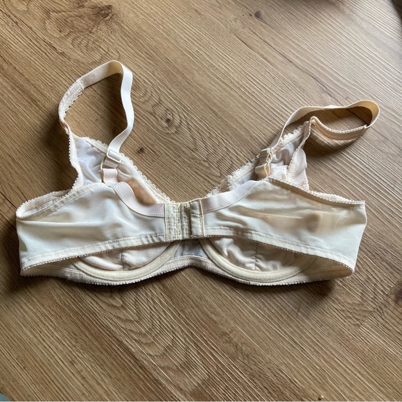 Barely Breezies Underwire Lace Bra sz 38B - Picture 4 of 4
